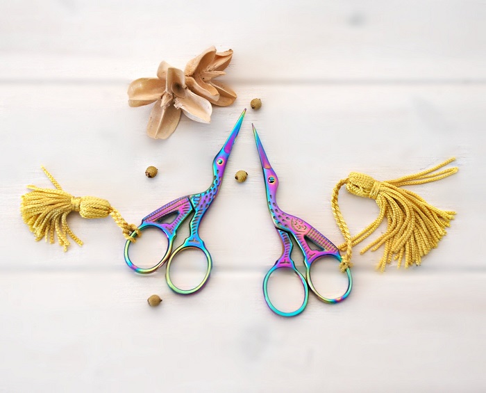Everything you need to know about scissors fobs.