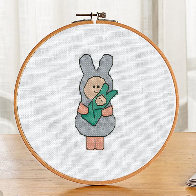 Free small cross-stitch pattern "Bunny Mummy" for beginners