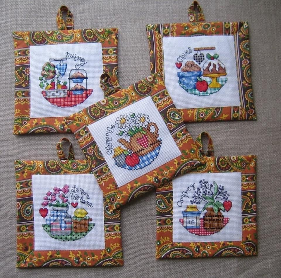 10 Small and Simple Cross Stitch Patterns for Kitchen