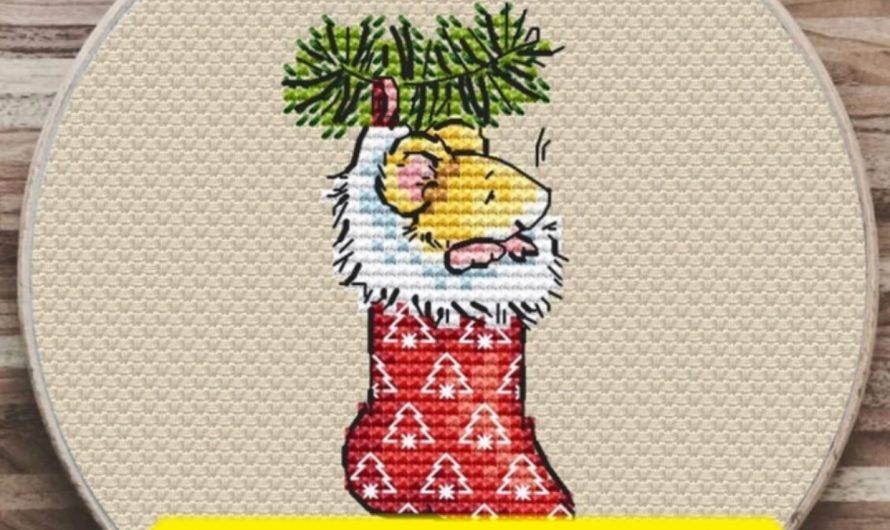 Little Mouse - Free Cross Stitch Pattern Christmas Animals