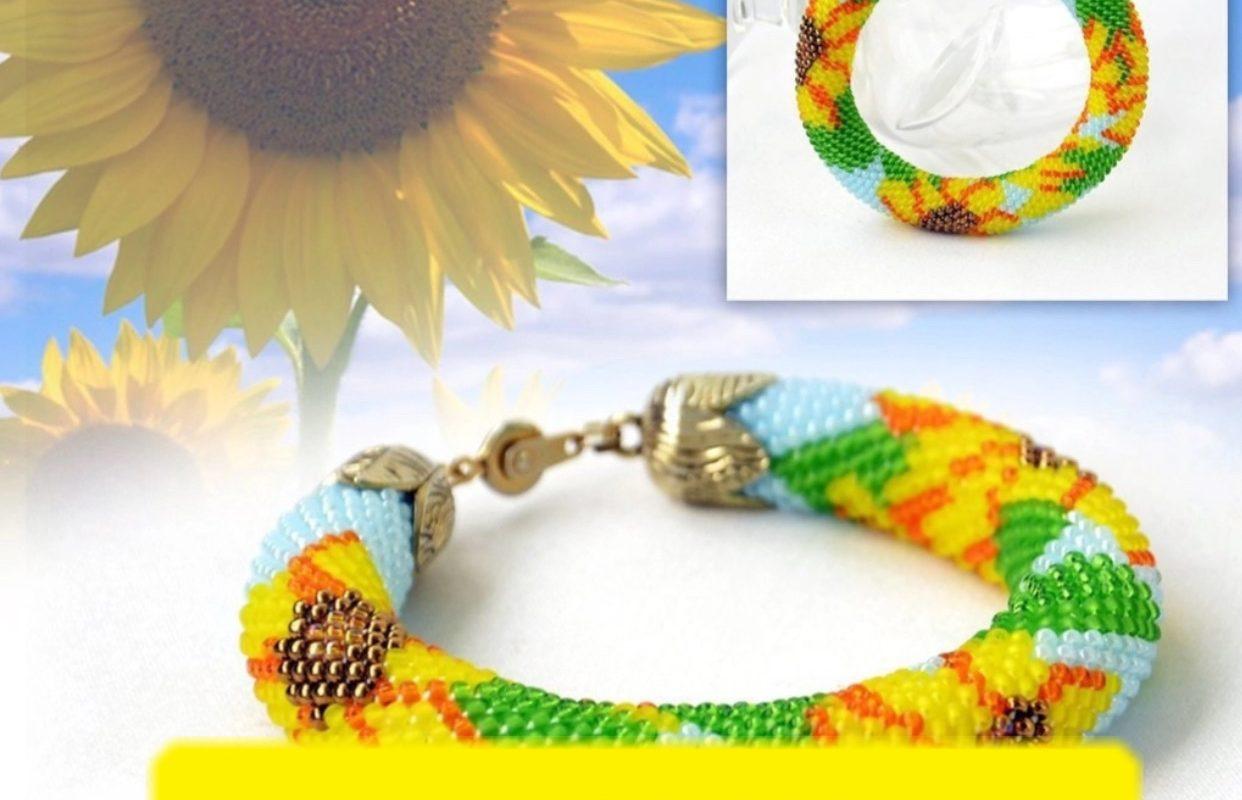 Free beading bracelet pattern with sunflower design.