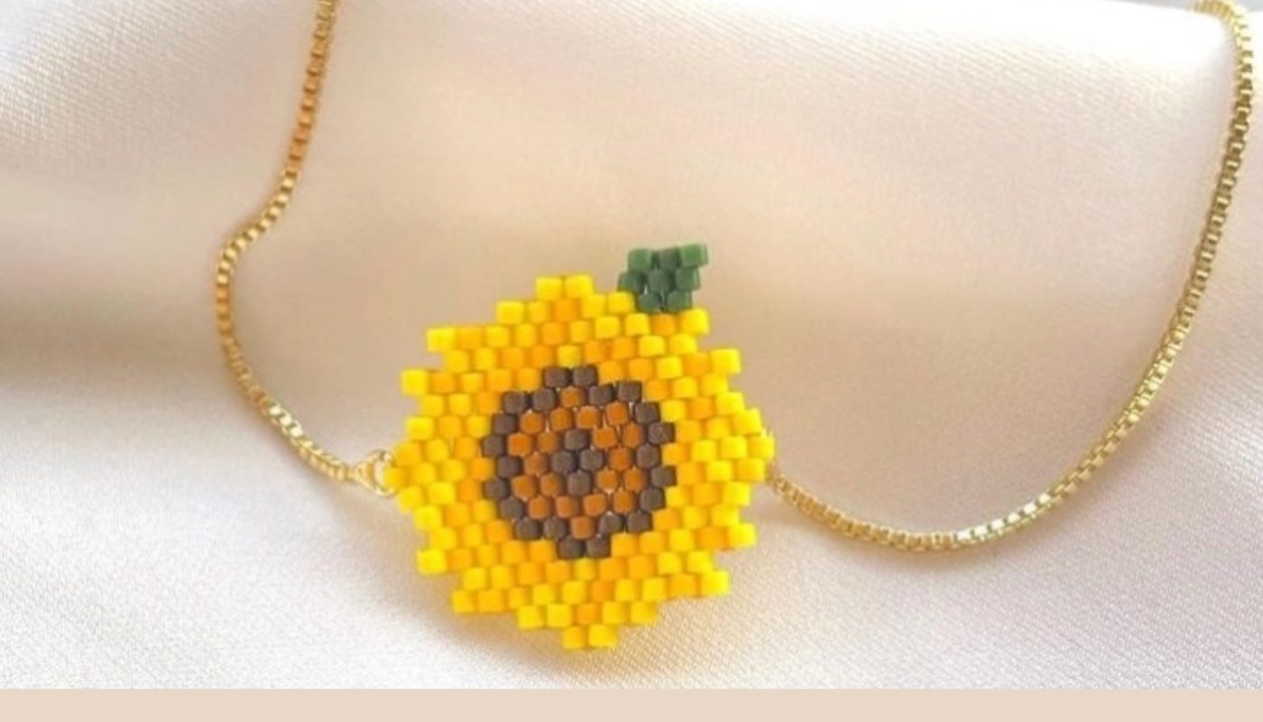 Free beading jewellery pattern with a sunflower design. Use it to create any item you want.