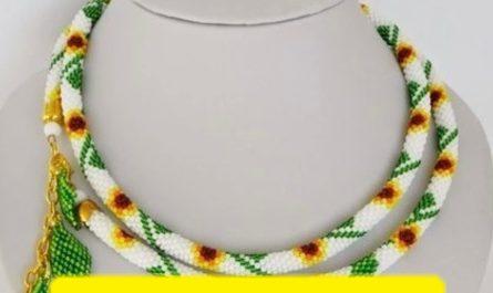 Free beading necklace pattern with sunflowers design.